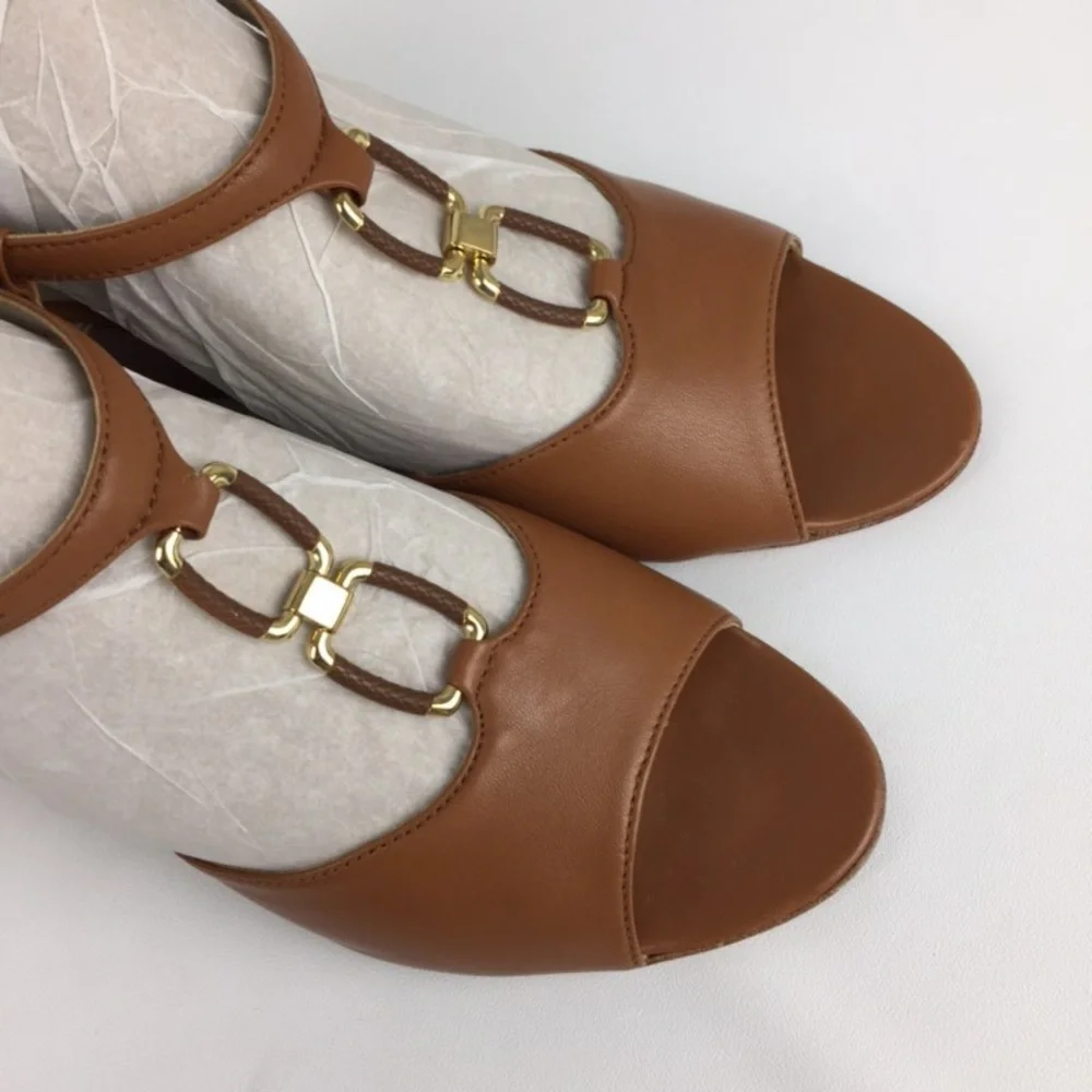 AGL Attilio Giusti Leombruni Womens Tan Wedge Sandal Gold Buckle size 40 US 10